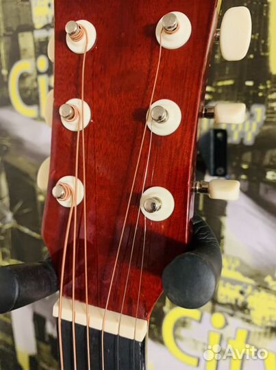 Акустическая гитара