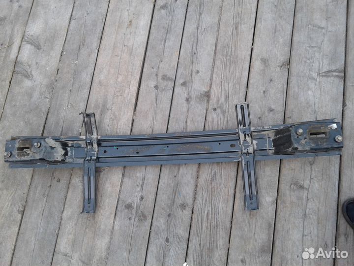 Усилитель заднего бампера Hyundai Solaris 2013 г