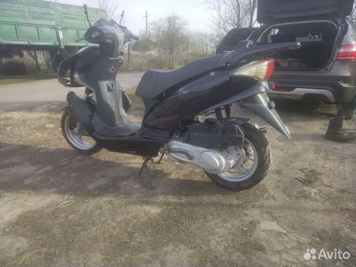 Скутер 150 кубов