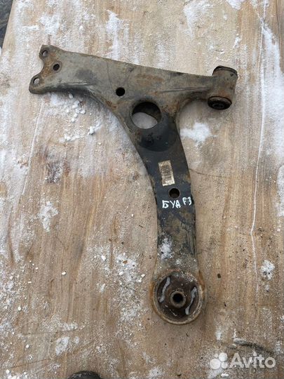 Byd f3 рычаг передний левый
