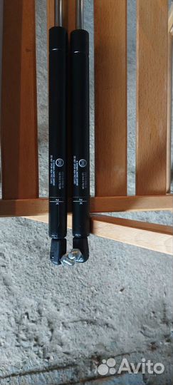 Новые амортизаторы для багажника Нива