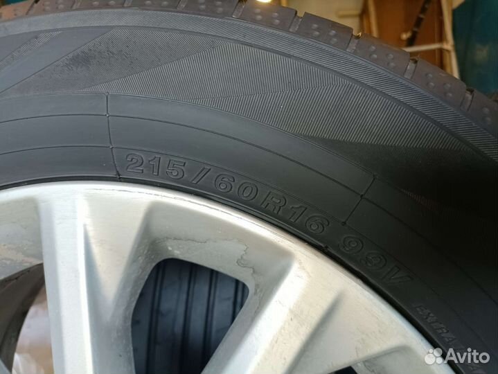 Yokohama BluEarth AE50 215/60 R16 99V