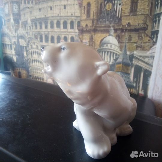 Статуэтка белый медведь