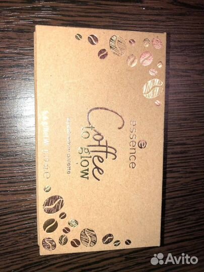 Палетка теней essence