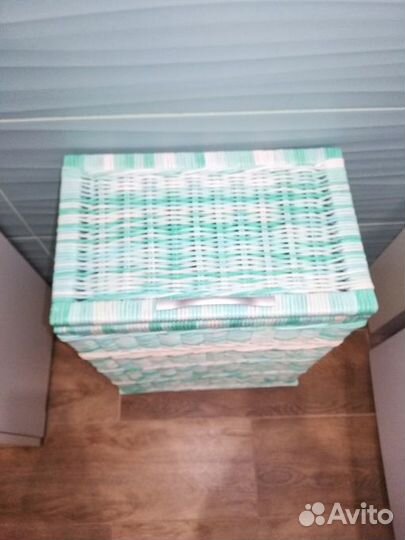 Бельевой короб из бумажной лозы