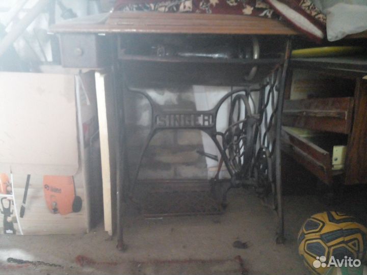 Швейная машинка zinger