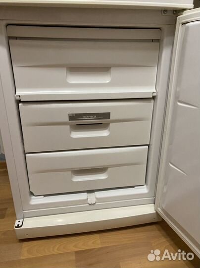 Холодильник zanussi ZRB 350