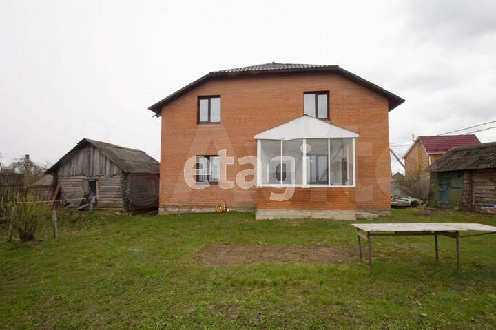 Дом 194 м² на участке 10,8 сот.