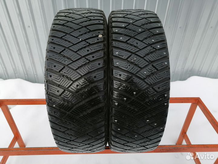 Goodyear Ultragrip Ice Arctic 215/65 R16 98T