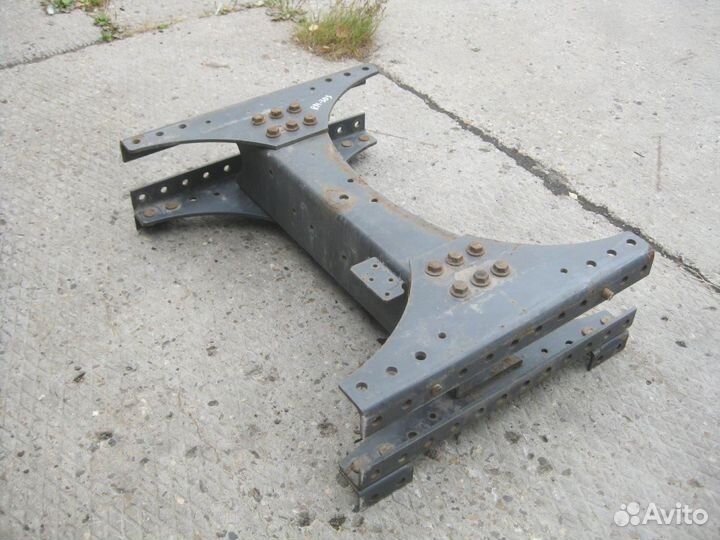 Траверса рамы 7421816379 renault, Premium 2