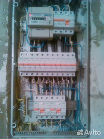 Услуги электрика.Электромонтаж квартир,домов