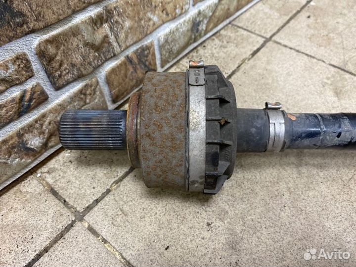 Привод левый задний Volvo XC90