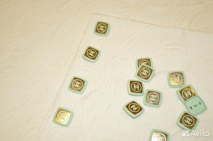 Пуговицы ментоловые квадратные Chanel - 22 мм