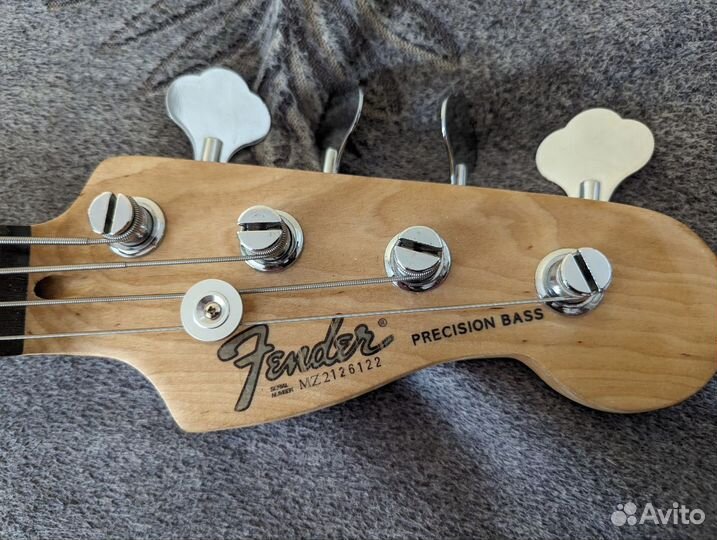 Fender Precision Bass