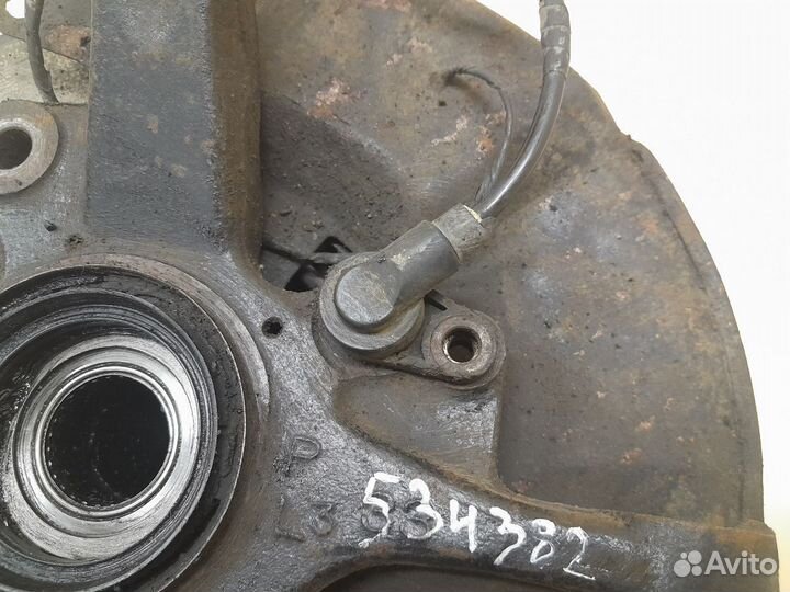 Кулак поворотный передний левый Mitsubishi Pajero