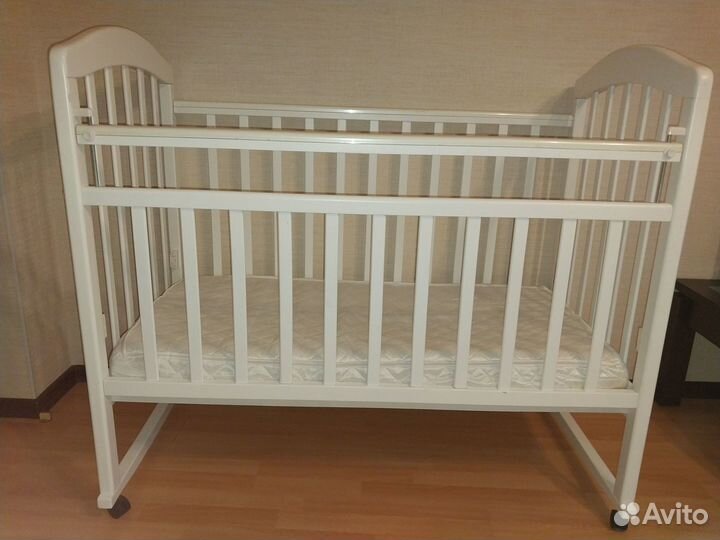Детская кроватка и матрас