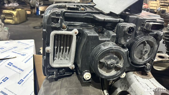 Фары на Камаз нео