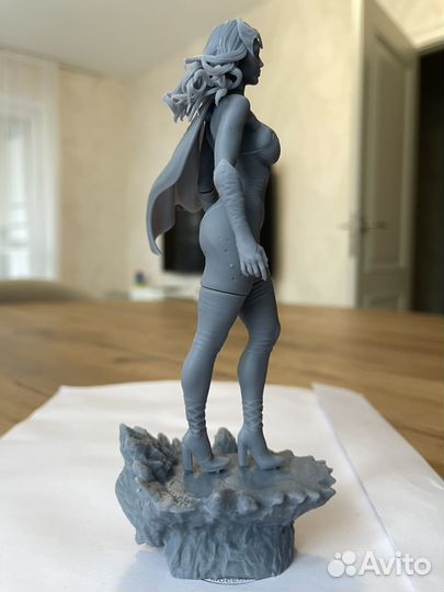 Алая ведьма фигурка