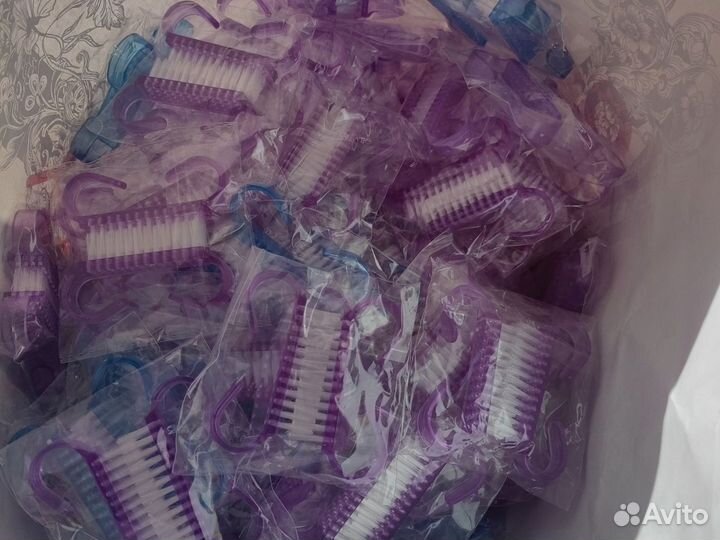 Щеточки для маникюра