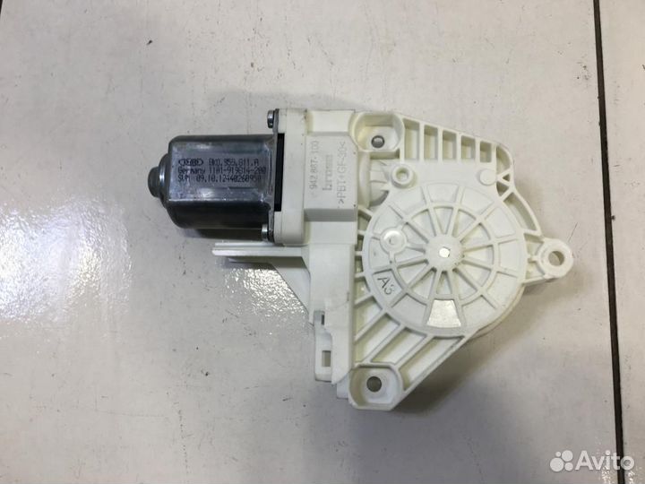 Моторчик стеклоподъемника Audi Q3 8UB