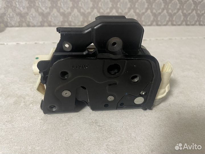 Замок двери audi A6 C6 2009г. рестайлинг