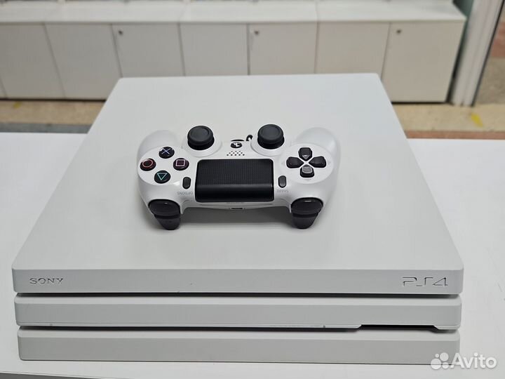 Sony PlayStation-4 PRO 1tb. Белый ледник