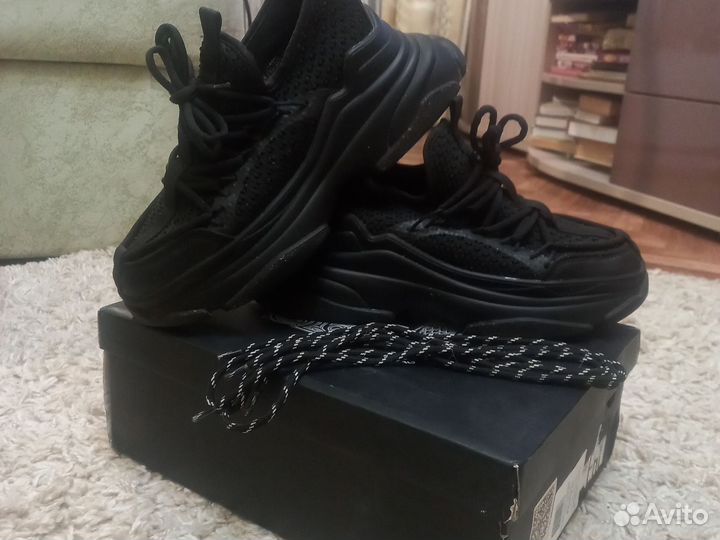 Кросовки женские