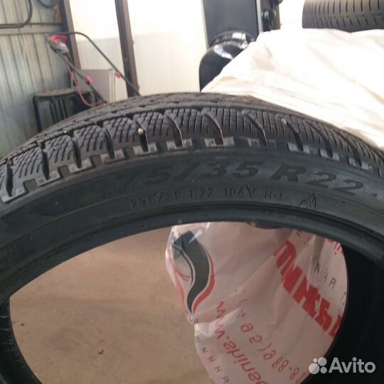 Pirelli Scorpion Winter 275/35 R22 и 315/30 R22