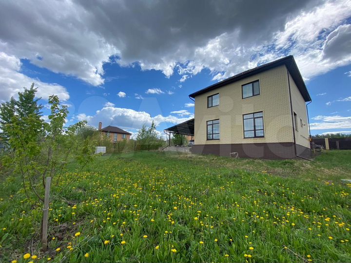 Коттедж 185 м² на участке 10 сот.