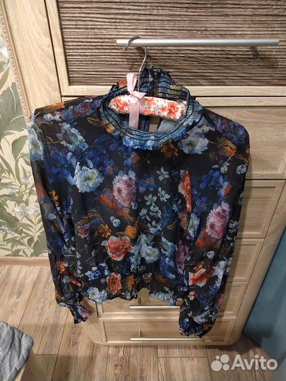 Продам пакет фирменных вещей 42-44