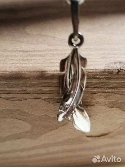 Серебряная подвеска с этикеткой