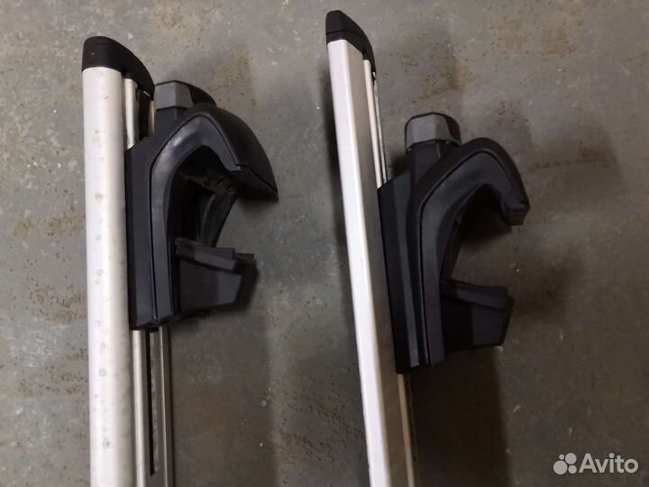 Багажник на рейлинги thule