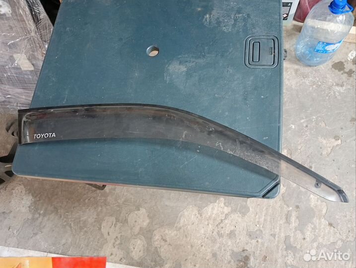 Ветровик передний правый Камри грация широкий