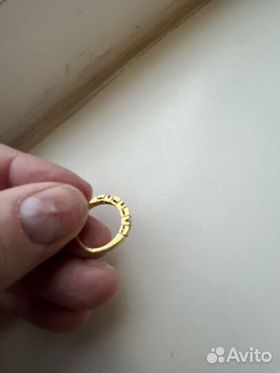 Золотое кольцо с бриллиантами дорожка