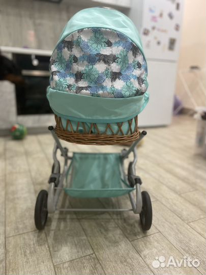 Коляска кукольная