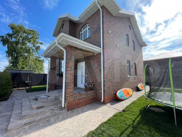 Дом 175 м² на участке 8 сот.