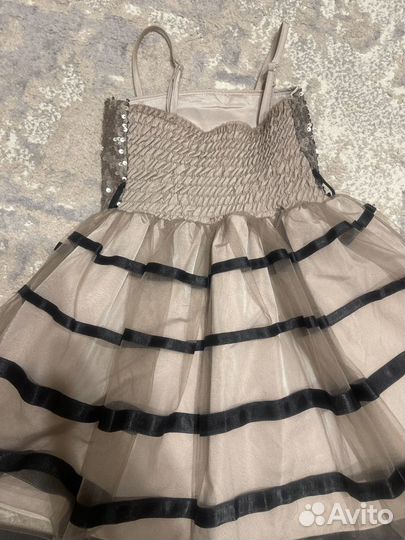 Платье для девочки нарядное 3-5 лет
