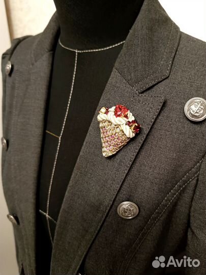 Брошь ручной работы