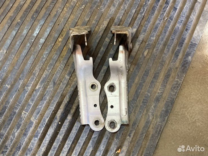 Петли капота Hyundai Elantra XD