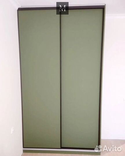 Шкаф-купе с зеркалом