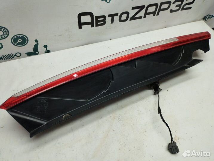 Фонарь задний левый Ford Focus хэтчбек 2010