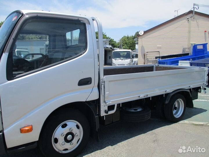 Toyota Dyna, 2015