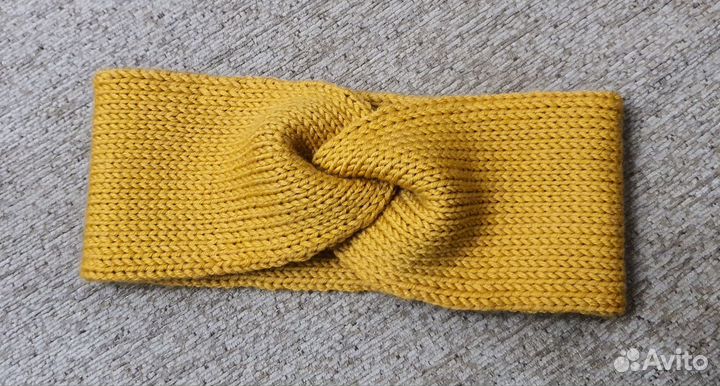 Повязка на голову вязаная