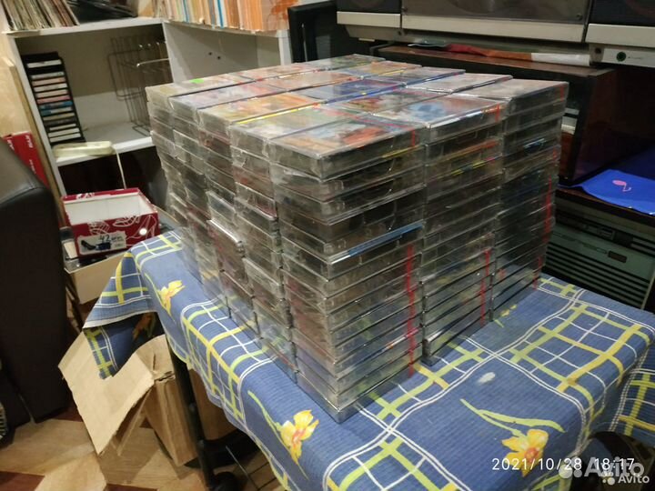 Музыка на виниле, кассетах, дисках