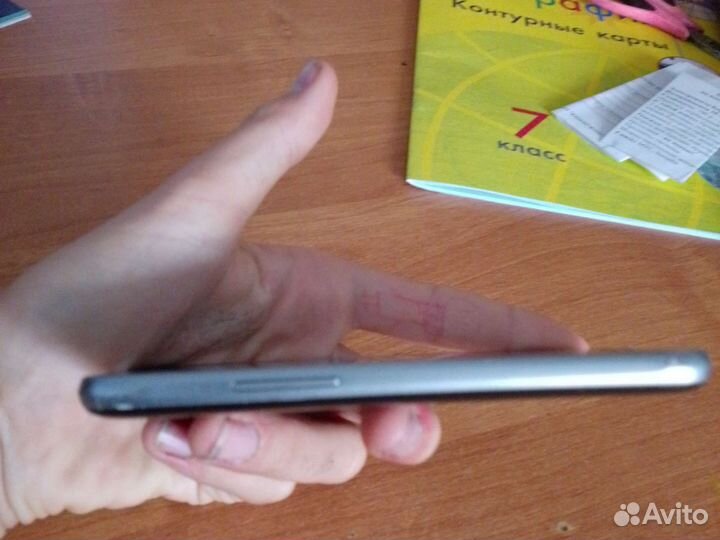 Телефон Samsung j1