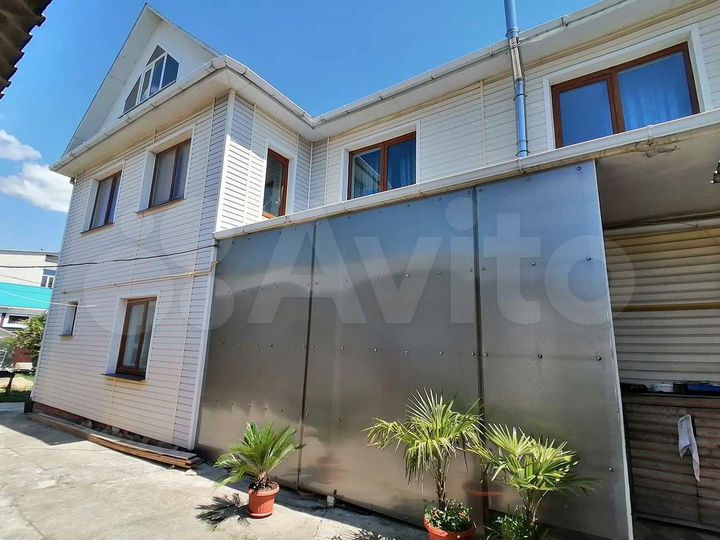 Дом 197,5 м² на участке 9 сот.