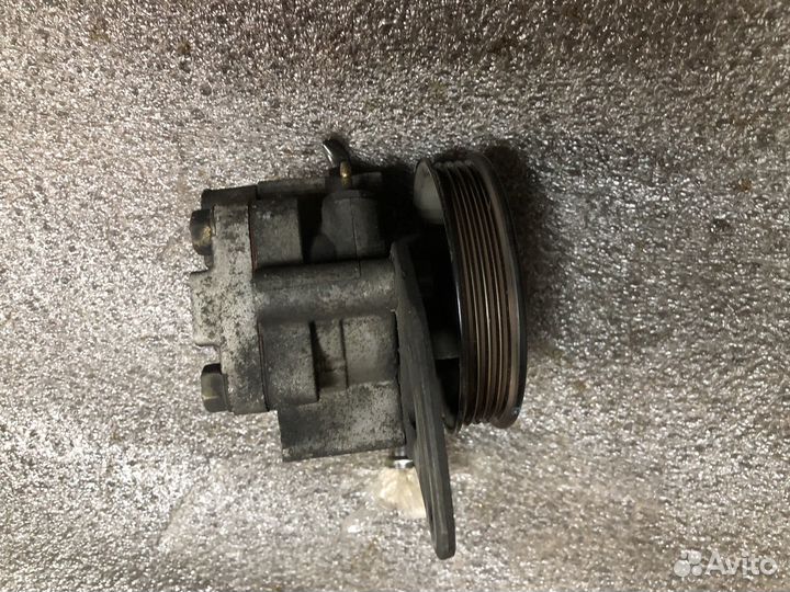 Насос гидроусилителя Chevrolet Spark M200