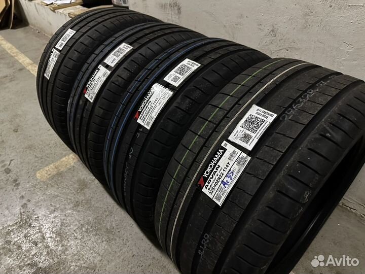 Yokohama Advan Sport V107D 285/45 R22 и 325/40 R22 114Y