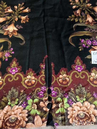 Отрезы ткани из Павлово- Посадских платков / СССР