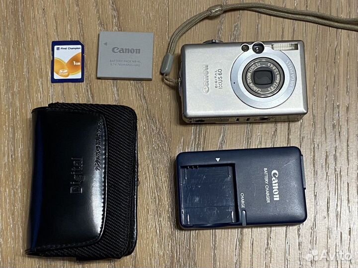 Компактный фотоаппарат canon